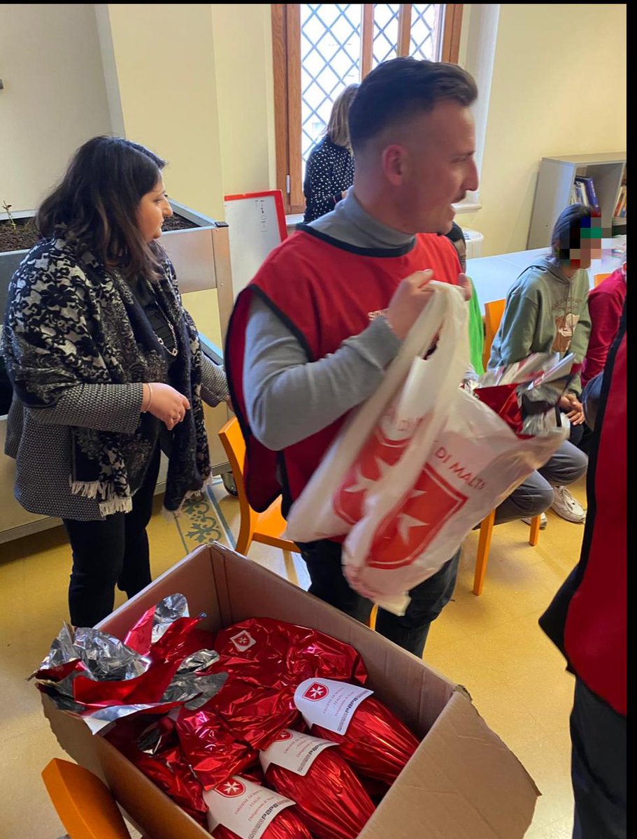 L’Ordine di Malta e i bambini del centro “Magicabula” a Fondi
Il Centro, operativo da più di 15 anni, accoglie quasi trenta bambini provenienti da contesti disagiati, ai quali i confratelli e volontari dell'ordine hanno regalato uova di cioccolato
orderofmalta.int