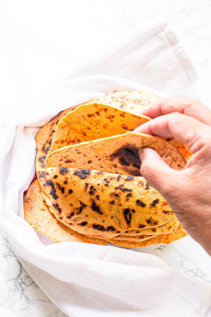 Sun dried tomato is the perfect ingredient to add to your tortillas. It adds flavor and a lot of taste to a regular tortilla. This recipe is super easy to make.  thetortillachannel.com/sun-dried-toma… #recipe #recipes #RecipeOfTheDay