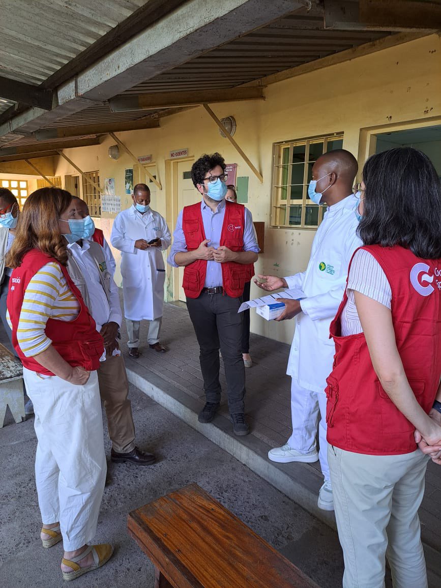 #AECIDSalud | En Mozambique🇲🇿, el sector #salud es para la @CooperacionESP uno de sus ámbitos de trabajo prioritarios cuyo objetivo primordial es apoyar planes estratégicos del país con énfasis en asistencia primaria, lucha contra la desnutrición, formación e investigación.