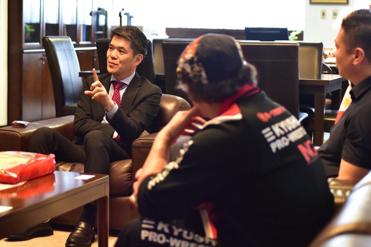 AmbJPNinPH's tweet photo. A powerful day at the Embassy, as we welcomed the Kyushu Pro Wrestling Team, with the iconic TAJIRI! 🎉 Fresh from the KASAYSAYAN 2024, our special guests were a breath of fresh air, vibing about wrestling moves to cultural fusion. Who knew diplomacy could be this exciting? 🇯🇵🇵🇭 https://t.co/NqhkMxBEFx