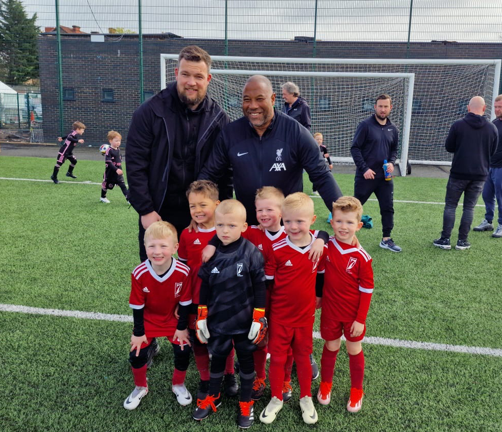 DEVELOPMENT 🇬🇧🇺🇸🇹🇿 It was great to see our Under-5s play in their first tournament over Easter - and meet the man himself, LFC legend John Barnes 🙌

#7EliteAcademyUK | #PlayerPathway | #GrassrootsFootballUK | #LiverpoolGrassrootsFootball | #YouthFootballUK | #YouthDevelopment