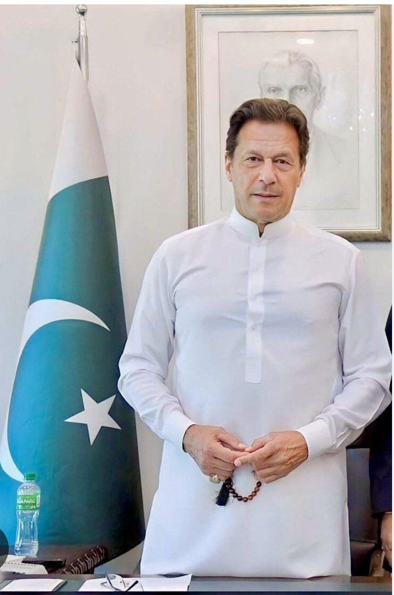 Moon Khan tweet media