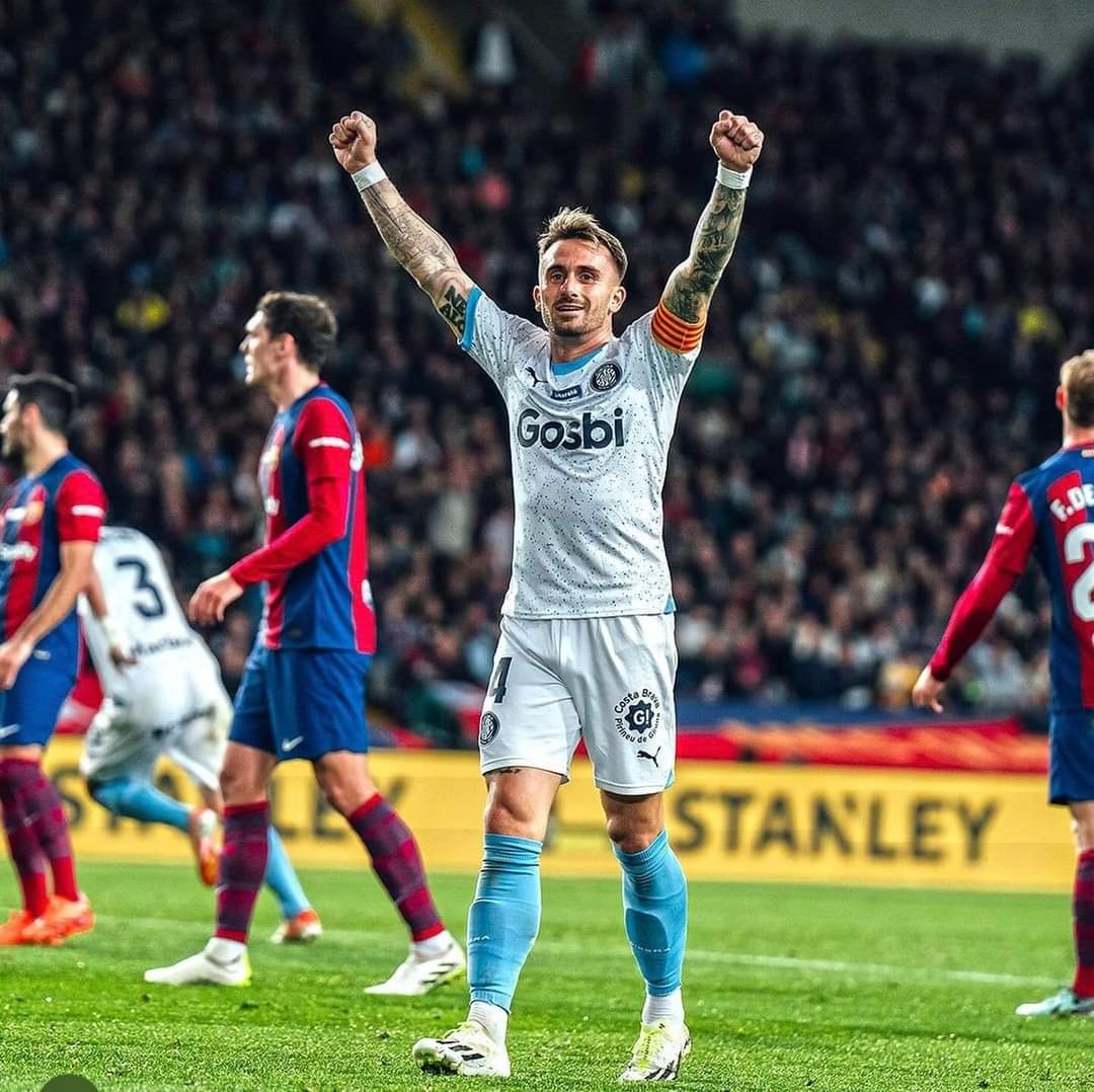 غابرييل سانز (صحفي 3️⃣): "يشتبه جيرونا في أن برشلونة لن يدفع شرط الإفراج عن أليكس غارسيا البالغ 20 مليون يورو وسيقدم بدلًا من ذلك عرضًا أقل لهم".