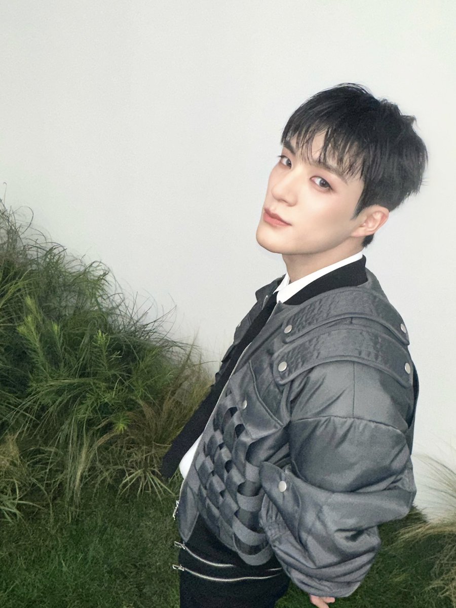 NCTsmtown_DREAM's tweet photo. (ღ˘⌣˘ღ)

#JENO
#NCTDREAM #Smoothie
#NCTDREAM_Smoothie 
#MV #Behind https://t.co/WtRB257eai