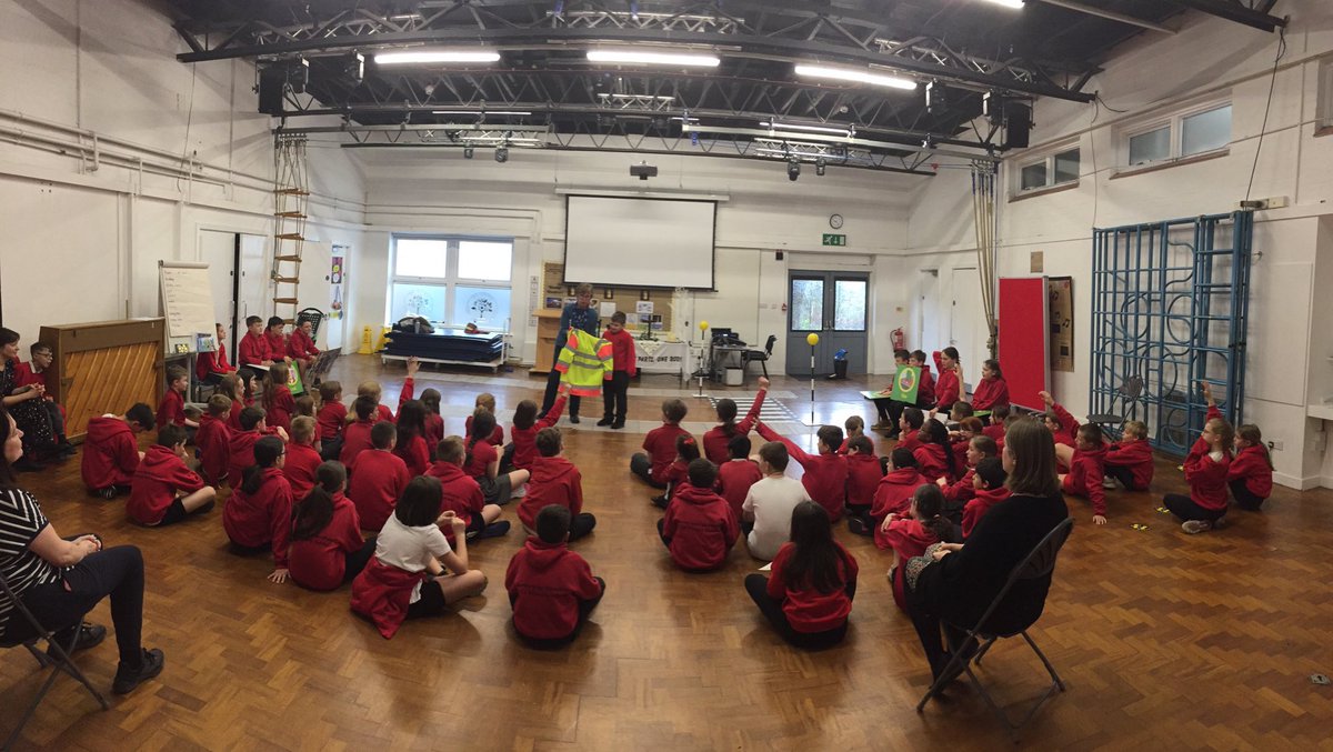 Burleywoodheadp's tweet photo. Y4 and Y5 #safeme learning about road safety with the team from @bradfordcouncil 👍 https://t.co/hOWTnEQsdi