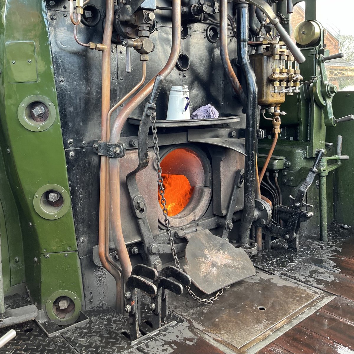 Have you dreamed of being on the footplate and driving a steam engine? Summer Steam Footplate Experiences are open for booking with bronze, silver and gold options available. Find out more at: svr.co.uk/experience/foo… Pics: John Sherratt #svr #severnvalleyrailway