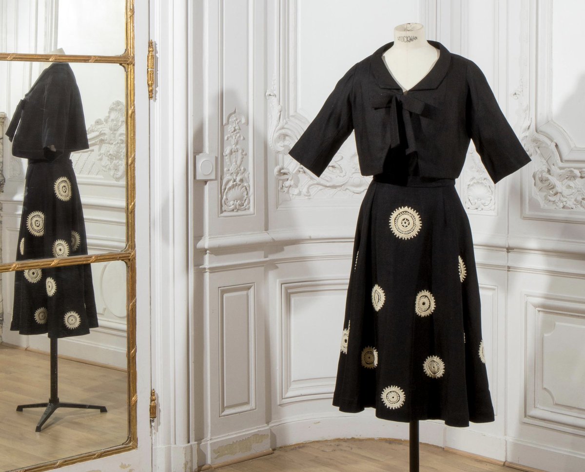 Sold for €704 at Bonham's, this #frockingfabulous look is by Antonio del Castillo, for #Lanvin, c.1958. #fashionhistory