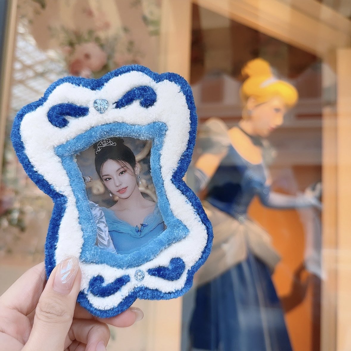 プリンセスイェジさん用のトレカケースも作ってみた！💎✨
イェジさんにはどんなドレスも似合うけど、わたしの1番好きなプリンセスがシンデレラだからこのトレカは一生お気に入り🥹🩵

#옞덩봤덩