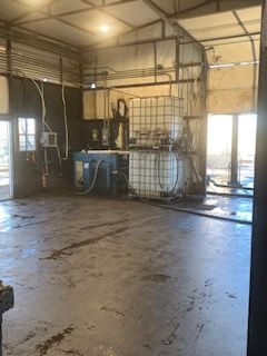 ADMEPLC's tweet image. Sharing a glimpse of #ADME Site Media 📸

The first image showcases the main entrance to our office/store building, while the second one displays the row of processing tanks situated next to the building, along with the operational area inside the structure.

#oilfieldtech