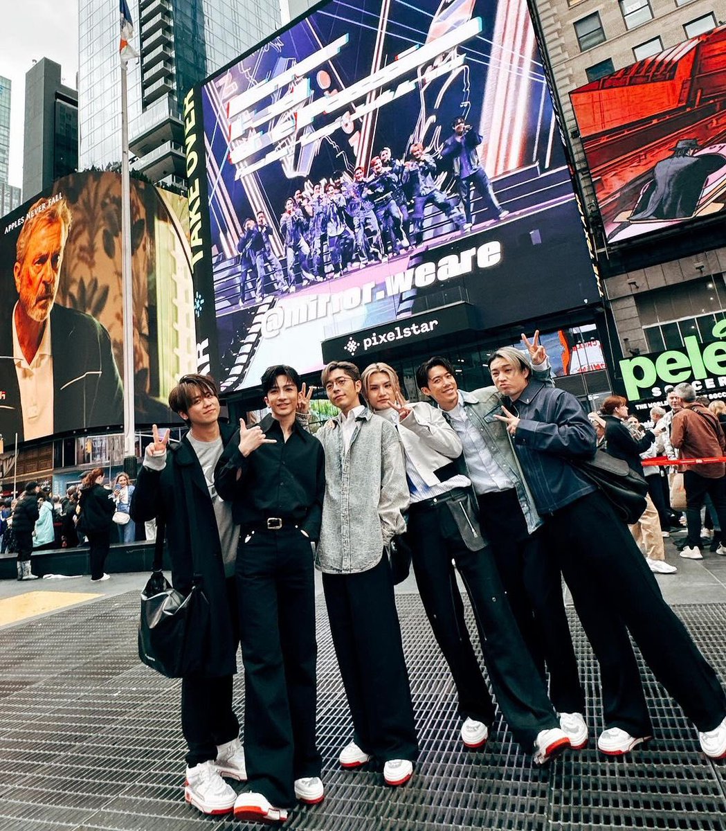 ansonlo_intl_fc's tweet photo. 👱🏻♂️ 2024/04/15 IG Postより
Everything happened in New York~
👱🏻♂️🦾👖🥛👶🏻♥️
#Blessed
#NotAfraidAnymore
#StayTrueToWhatIBelieve
#WeBackItUpTogether
https://t.co/6xLnw8Wm7S
#AnsonLo #盧瀚霆 #アンソン・ロー https://t.co/oP8v6728MG