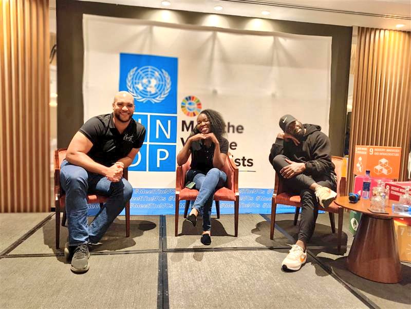 CurtoZambiano's tweet image. Meet the Toshikas last week. 

@_HrvstApp  Founders representing 🙌🏾🙌🏾🙌🏾🙌🏾

@UNDPZambia @BongoHive 

@cchileshe @carolmatibiri