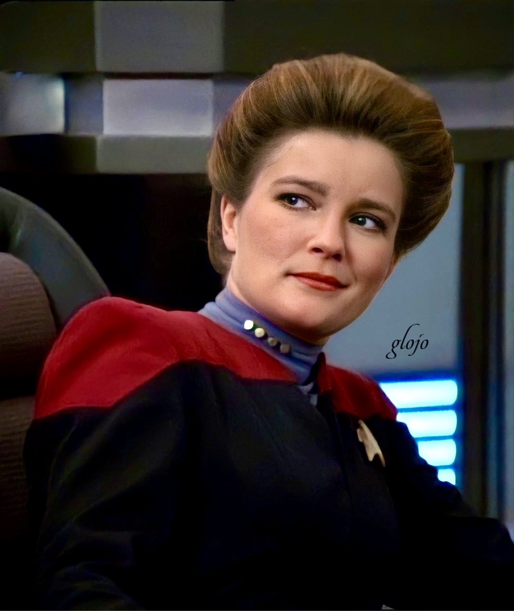 Hello Monday trying for a positive week my inspiration 
Captain Kathryn Janeway.
#HelloMonday #StarTrek 
#CaptainKathrynJaneway 
#KateMulgrew #MyCaptain