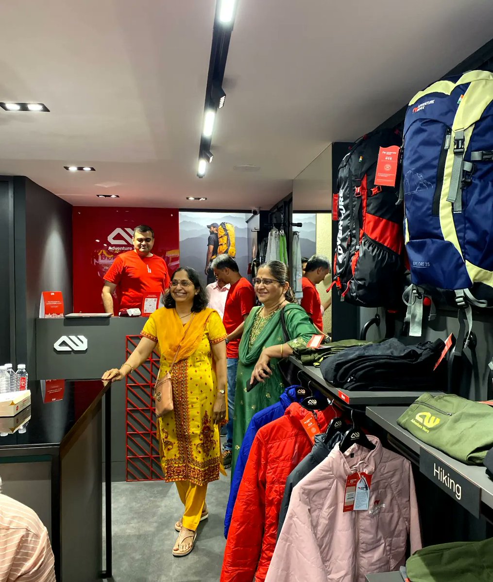 AdventureWorx's tweet photo. A glimpse of our Mumbai store opening day📍Thanks to everyone who joined us, shared stories, & explored our products firsthand. Here's to more smiles, stories, & new adventures ahead! 🎉
#goexplore #newstore #Dadar #Mumbai #adventurecommunity #adventuregears #madeinindia https://t.co/Jq25qvaEqh