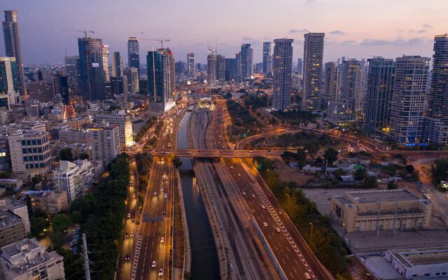 Left: Homs (Syria) after Iran 🚀 Right: Tel Aviv after Iran 🚀