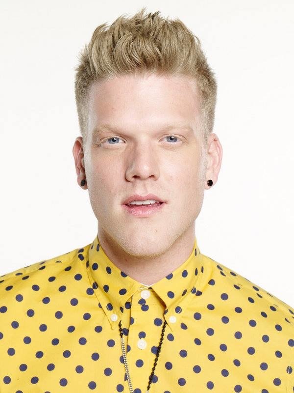 the white boy from Pentatonix used to have my pussy wiggling when i was a kid 😩😅