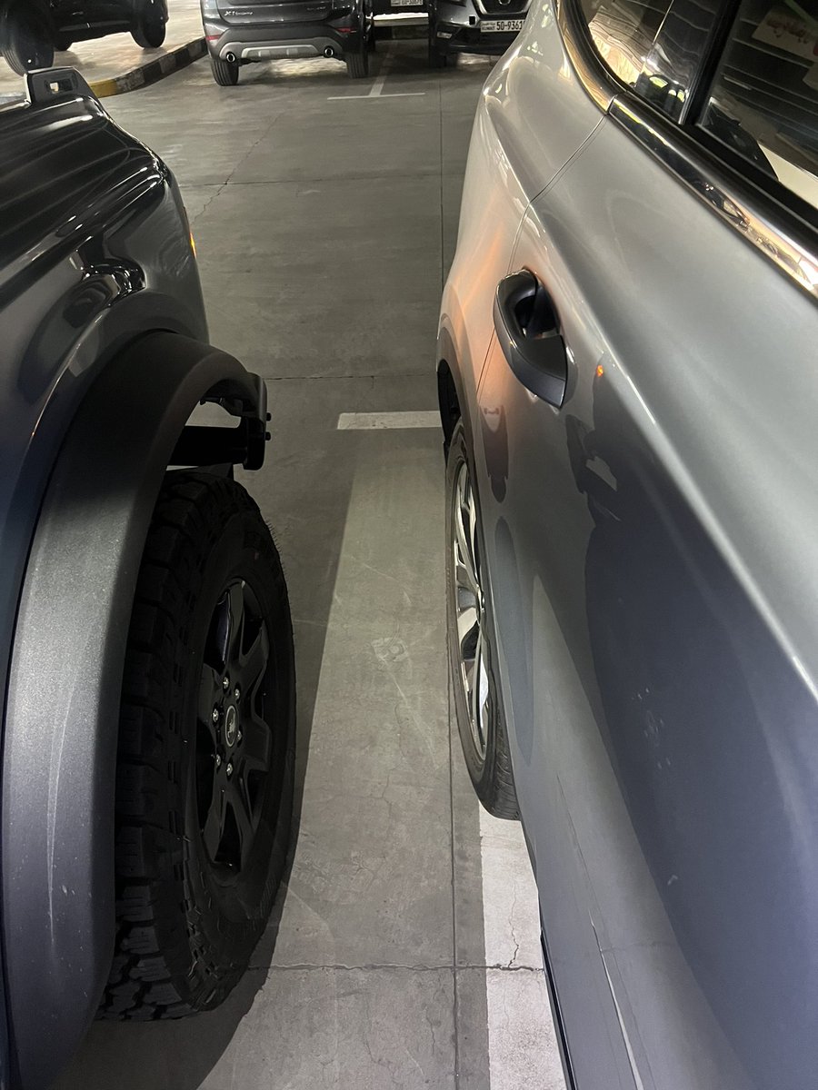 LailaNJR's tweet photo. It’s always a kia. https://t.co/wTC6d9rPZu
