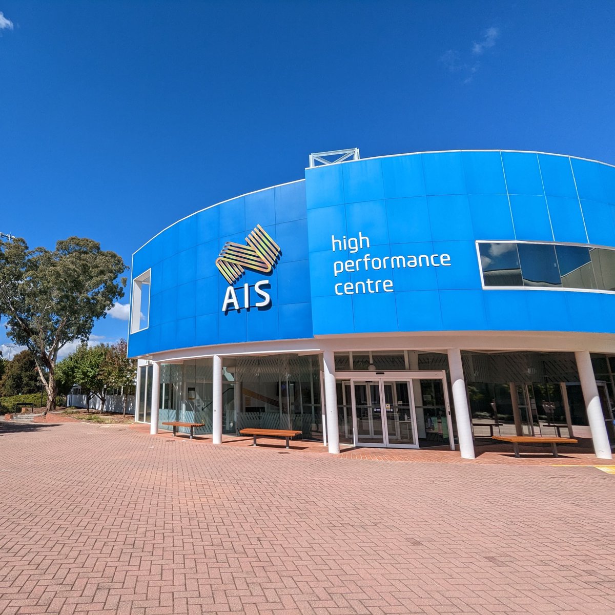 Today was a fantastic day at work! Thrilled to welcome Dr David Borg (@elborgo9) to the @theAIS as our new Scientific Advisor - Performance Health. Looking forward to working together, supporting Australian athletes and teams to win well. #PerformanceHealth #WelcomeAboard