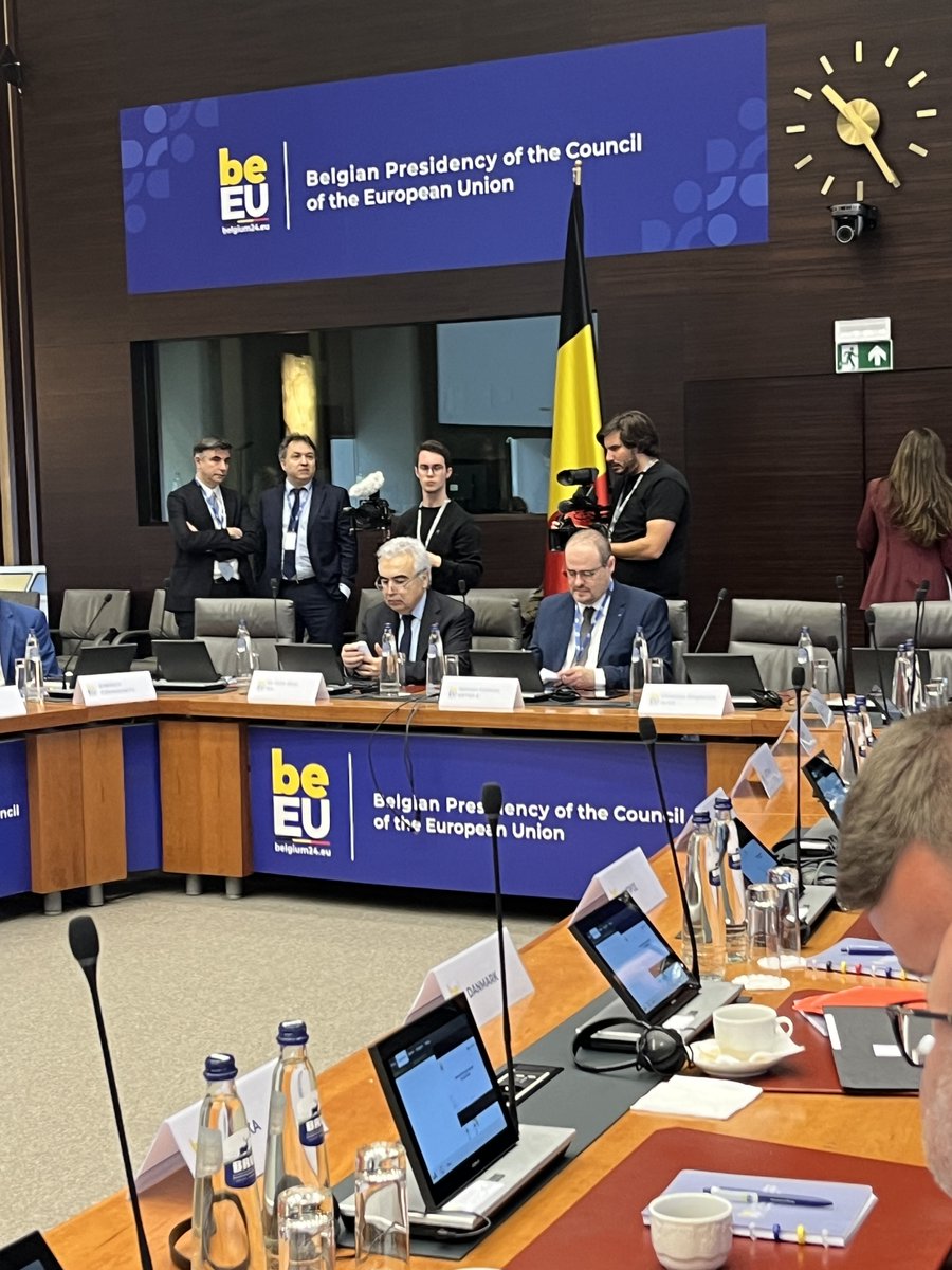 Our Chair @DamCortinas is speaking at an informal energy council meeting discussing the pivotal role of electricity #grids to enable to #energytransition. ⚡️ Grids are at the heart of our Vision: A power system for a carbon neutral Europe 🌱 #NoTransitionWithoutTransmission