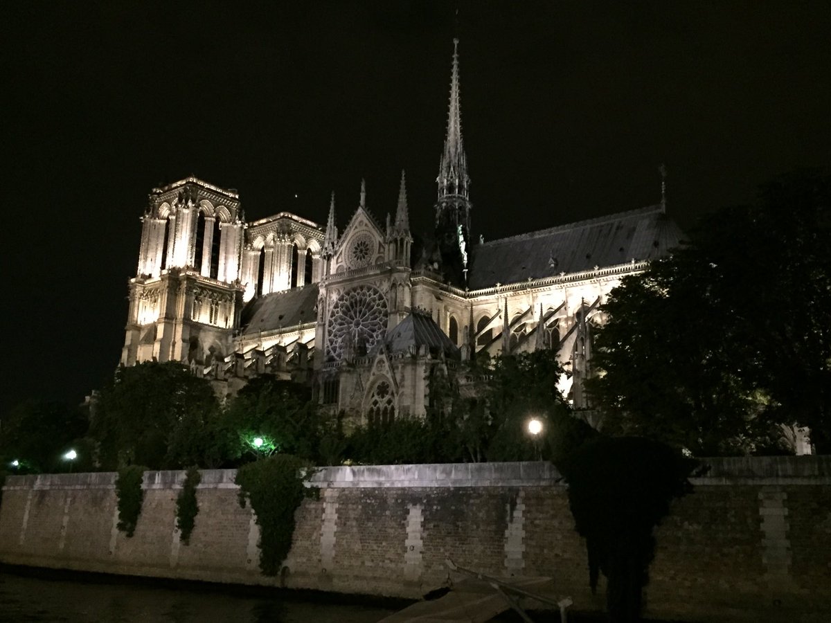 5 déjà. Et seulement quelques mois à attendre pour la redécouvrir. #Notredame