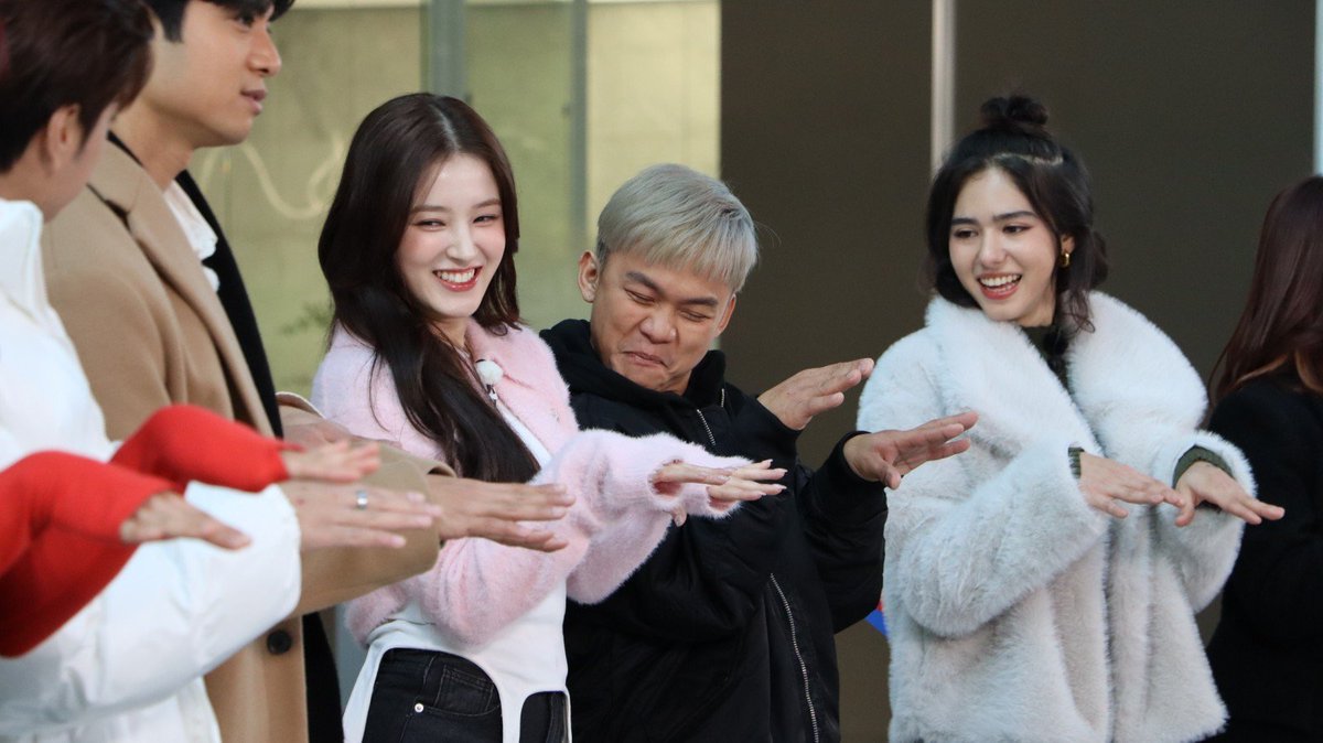 KapusoCrave's tweet photo. LOOK: OG Running Man member HaHa, Sandara Park, Nancy McDonie, SB19 Josh, and many more to guest in the Season 2 of #RunningManPhilippines!!! ๐คฉ
See you again soon, Runners! Premiering this May 11 on GMA ๐๐โโ๏ธ๐จ
#RMPhWinterIsComing
#RMPhReadyToRun
#RunningManPH2 https://t.co/xmznvGivDG
