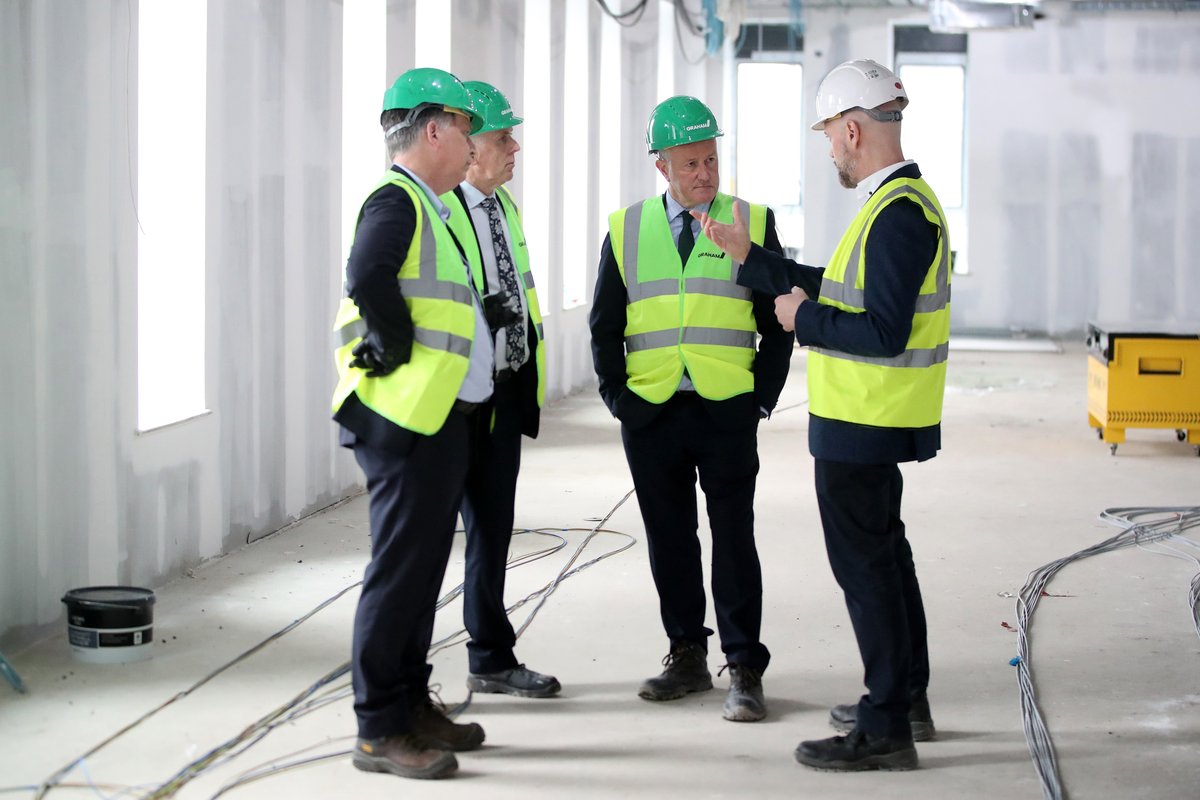 North leading the way in creative industries – Minister Murphy

<a href="/Economy_NI/">Economy NI</a> Minister <a href="/conormurphysf/">Conor Murphy</a> recently toured the site of Studio Ulster, a new virtual production studio complex, that will be a key part of a major £72 million expansion of Belfast Harbour Studios.  The