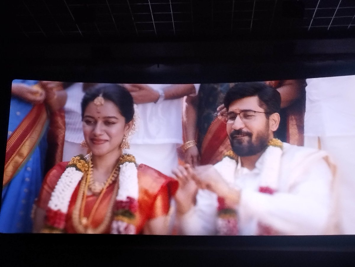 #Romeo Semma Feel Good love Romantic Movie❤‍🔥🤩Vara level la Theatre expression @vijayantony Sir Super Action And your first Beautiful love movi🙌❤ @mirnaliniravi My New crush After marriage scene wow semma mass your friends character Comedy super🫂 Don't Miss it❤🙌 3.75/5