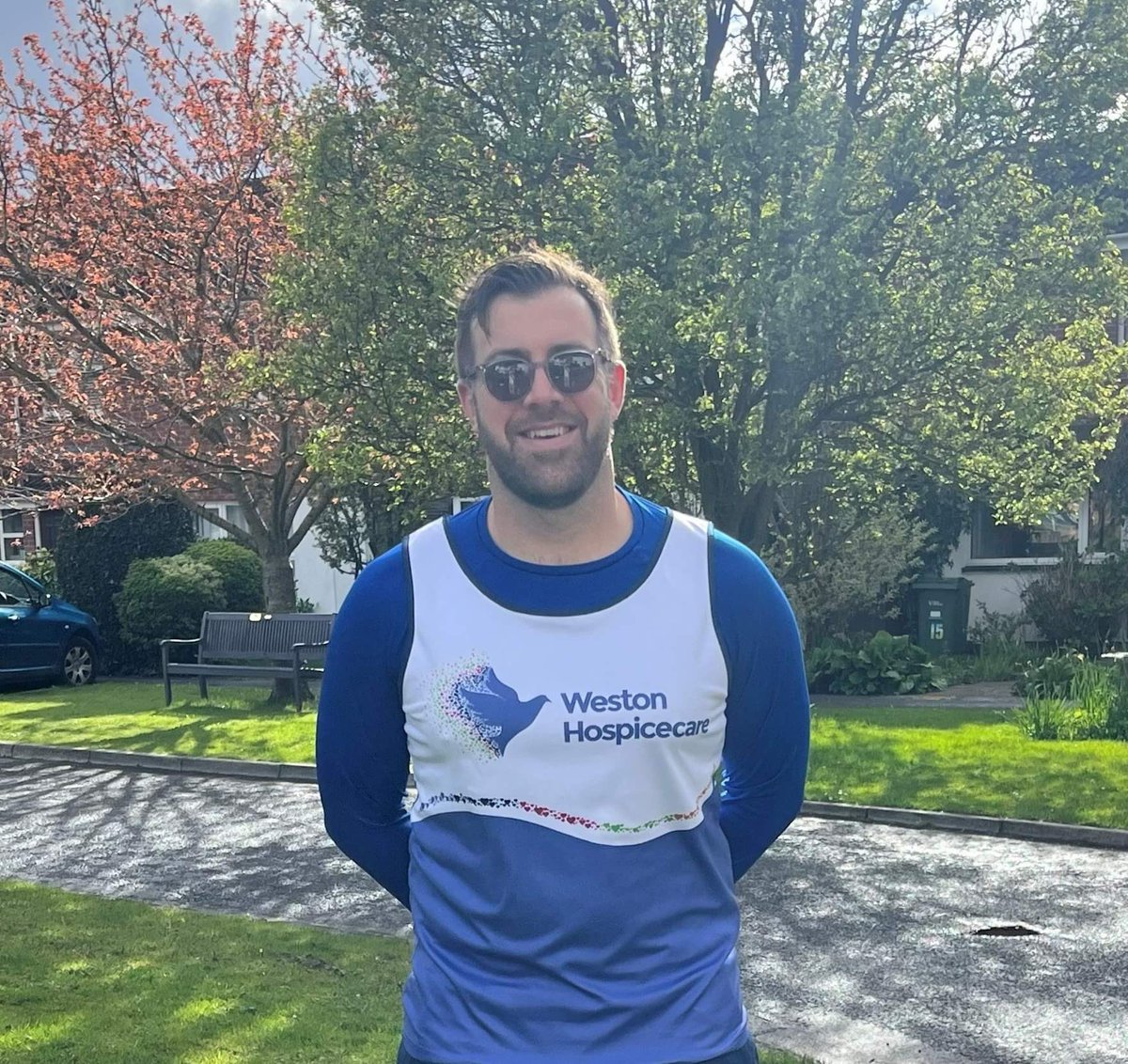 Good luck to #TeamSWASFT paramedic, Darran, who will be running this year’s #LondonMarathon for @WHCHospice 🎽💚 Darran has already raised an incredible £3,500 by swimming the English Channel and hopes to reach his new target of £5,000! Read more here ➡️ swast.nhs.uk/news/weston-pa…