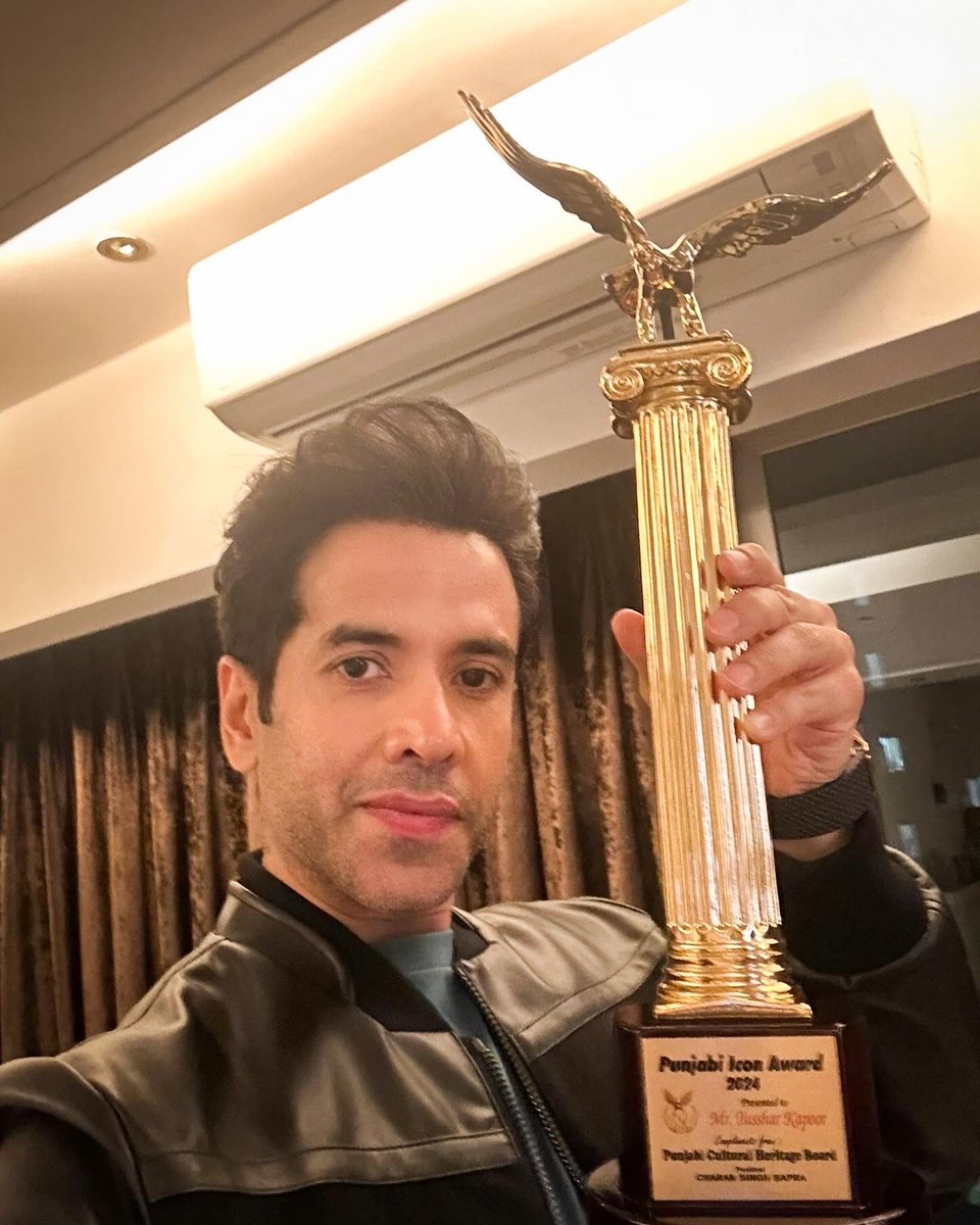 बैसाखी दी लख लख वधाईयां….belated though! A big thank you to the Punjabi Cultural Heritage Board and its president @Charanssapra ji for honoring me the Punjabi Icon Award for this year! A proud punjabi at last! 👏👏🥳🥳❤️❤️