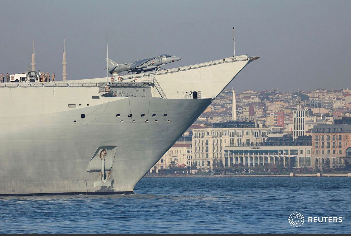 .@Armada_esp's Rota based flagship, multi-purpose amphibious assault ship ESPS Juan Carlos I arrived to Istanbul for a port visit, carrying McDonnell Douglas AV-8B+ Harrier II V/STOL single-engine ground-attack aircrafts. #StrongerTogether My pix via @reuterspictures