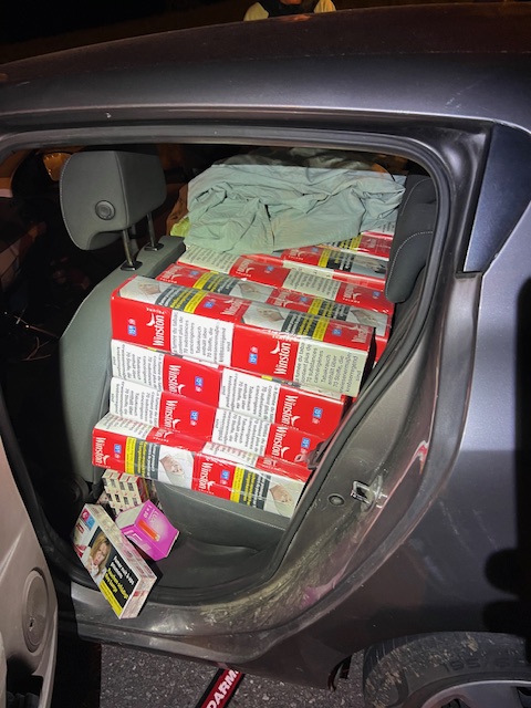 Gendarmerie_054's tweet photo. #Contrôle ENCORE positif du #GLCF de Val de Briey  : 40 kg de tabac divers. L'♂️ de 22 ans venait de l'Oise, roulait sous stupéfiant en récidive, la voiture non assurée👉condamné à 06 mois ferme+ révoc. autre sursis + annulation PC + paiement 16000€ de somme fraudée... 🧶 1/2 https://t.co/oMdbXU9Nni