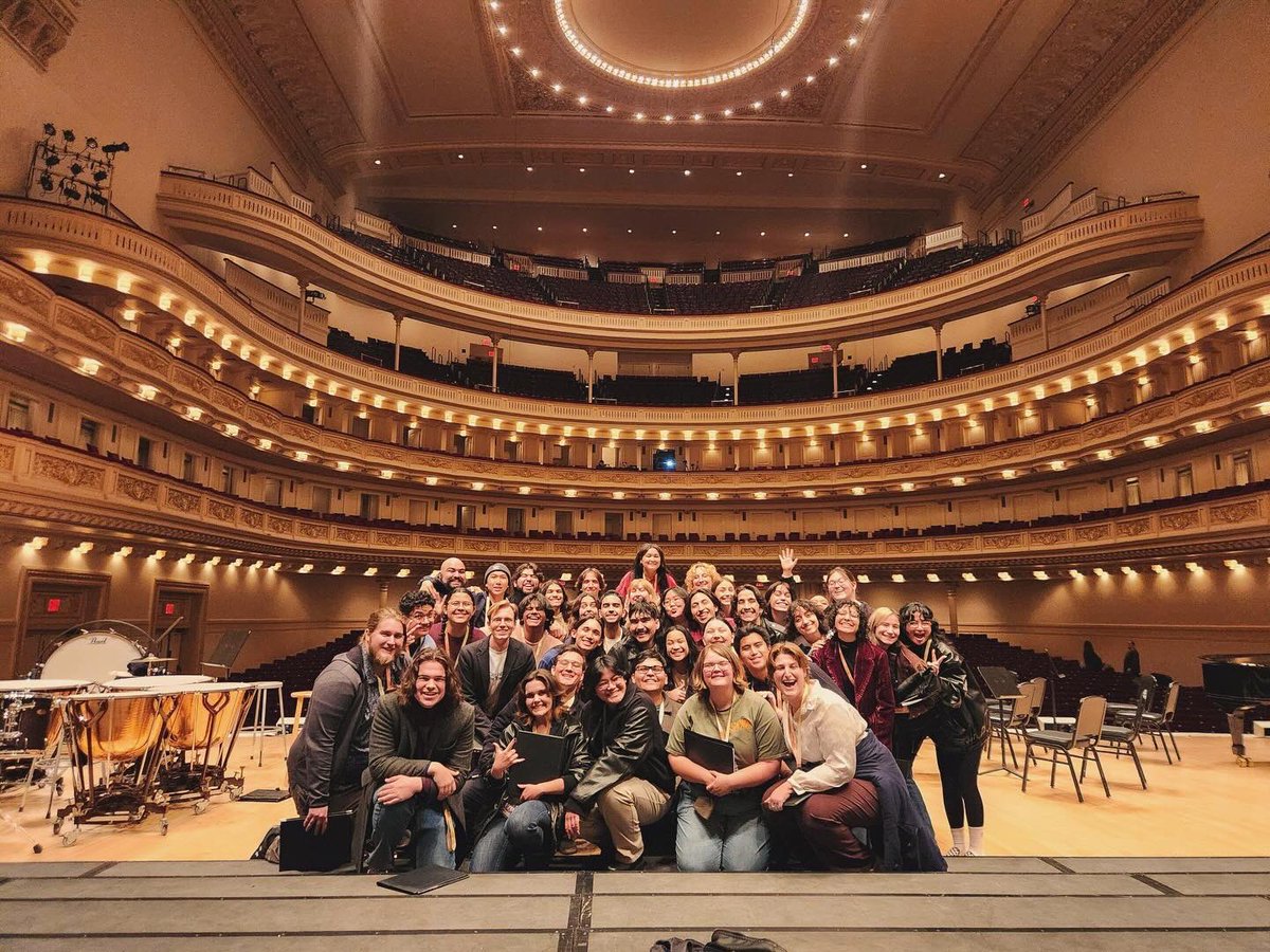 mintymachine's tweet image. idk how to use twitter but I’ll probably use it for my friends, so hii! here is us onstage carnegie hall for sound check and here’s me right before going on