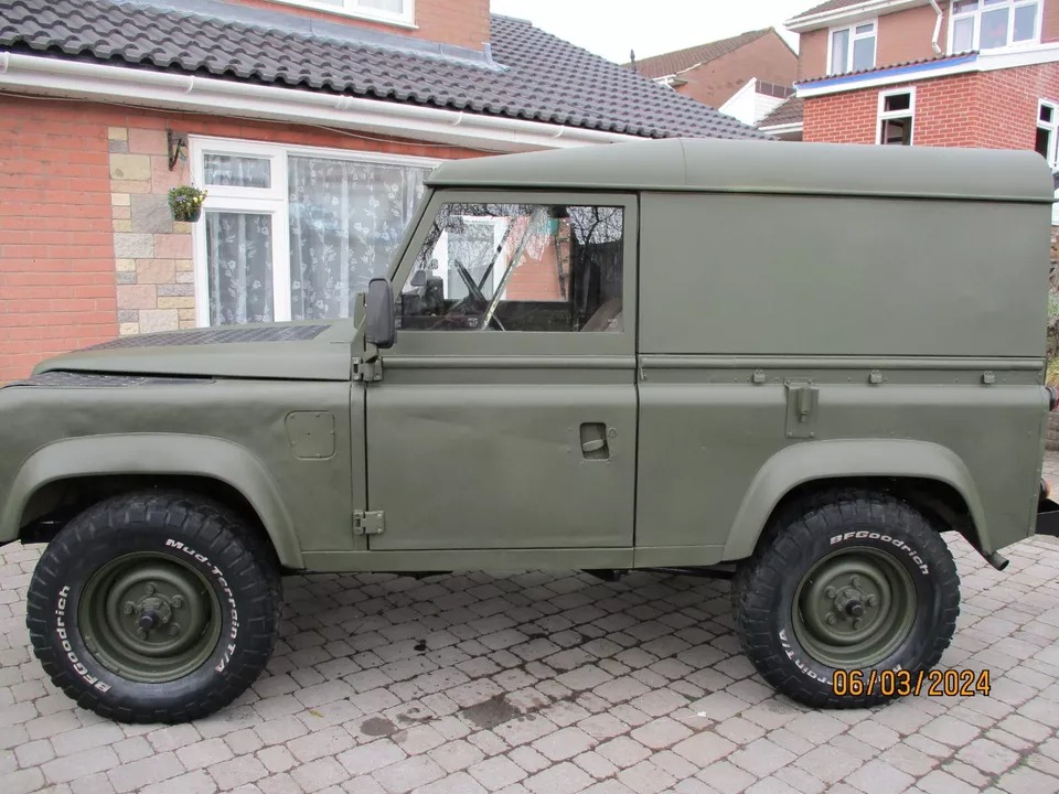 LandyStore's tweet photo. Ad: Land Rover 90 Ex-MOD 200TDI
On eBay here -->> https://t.co/CKwxTpm1pc
#LandRover90 #ExMOD #200TDI #LandRoverForSale #4x4Love #MilitaryVehicles https://t.co/xEQL3nTcEQ