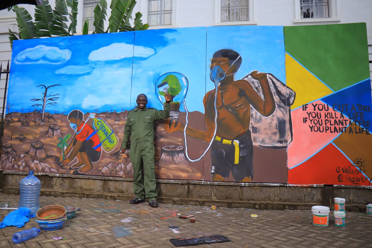 Missmwenesi's tweet photo. Yesterday we painted a mural creating awareness on #SDG13 Climate Action courtesy of @BerthaFN ,along the City Hall Way ,feel free to take a picture anytime you are around CBD and put a massage on climate change awareness,tell one to tell all.
#EndClimateDisinformation https://t.co/iEyUUll2V2