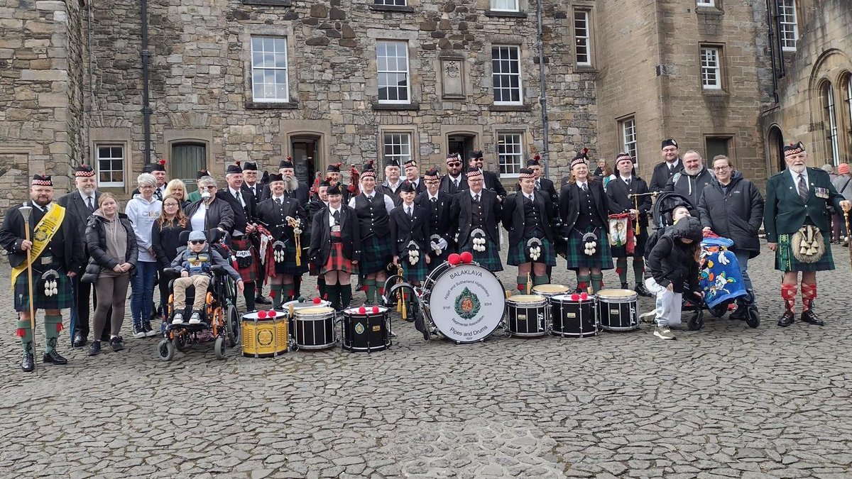 Thank you to @stirlingcastle and @welovehistory for inviting children & families to take part in a parade with the @balaklavapandd band. The children and young people were gifted toy pipes, then treated to a teddy bear hunt and lunch at the castle banqueting table afterward. Yum!