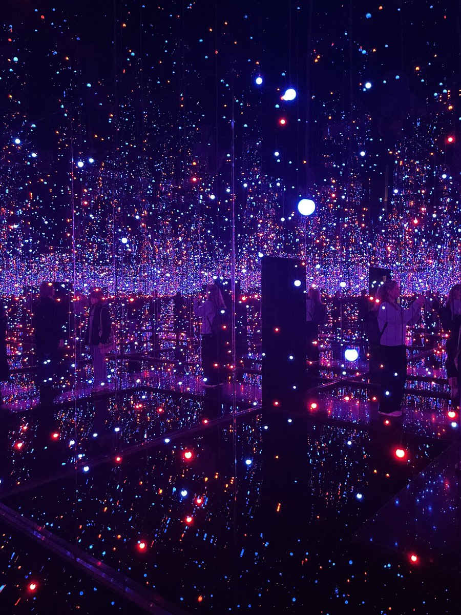 Really pleased to finally see Yayoi Kusama’s Infinity Mirror Rooms at @Tate #tatemodern a powerful and playful space!