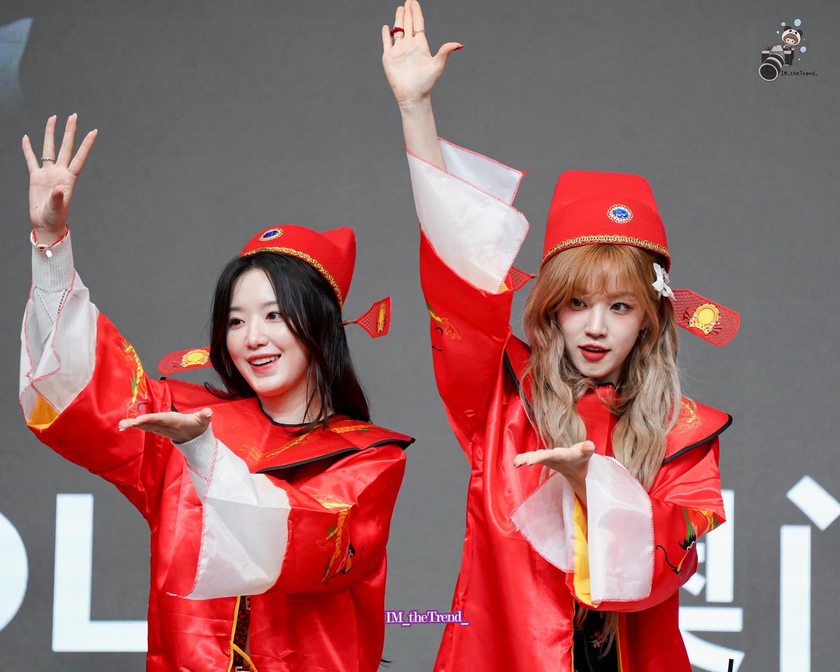 20240406 MACAU FANSIGN
재신이 빨리 오너라～～～💰💰
#아이들 #여자아이들 #GIDLE
#SOYEON #소연 #전소연 
#YUQI #우기 #송우기 #雨琦
#SHUHUA #슈화 #예슈화 #舒華