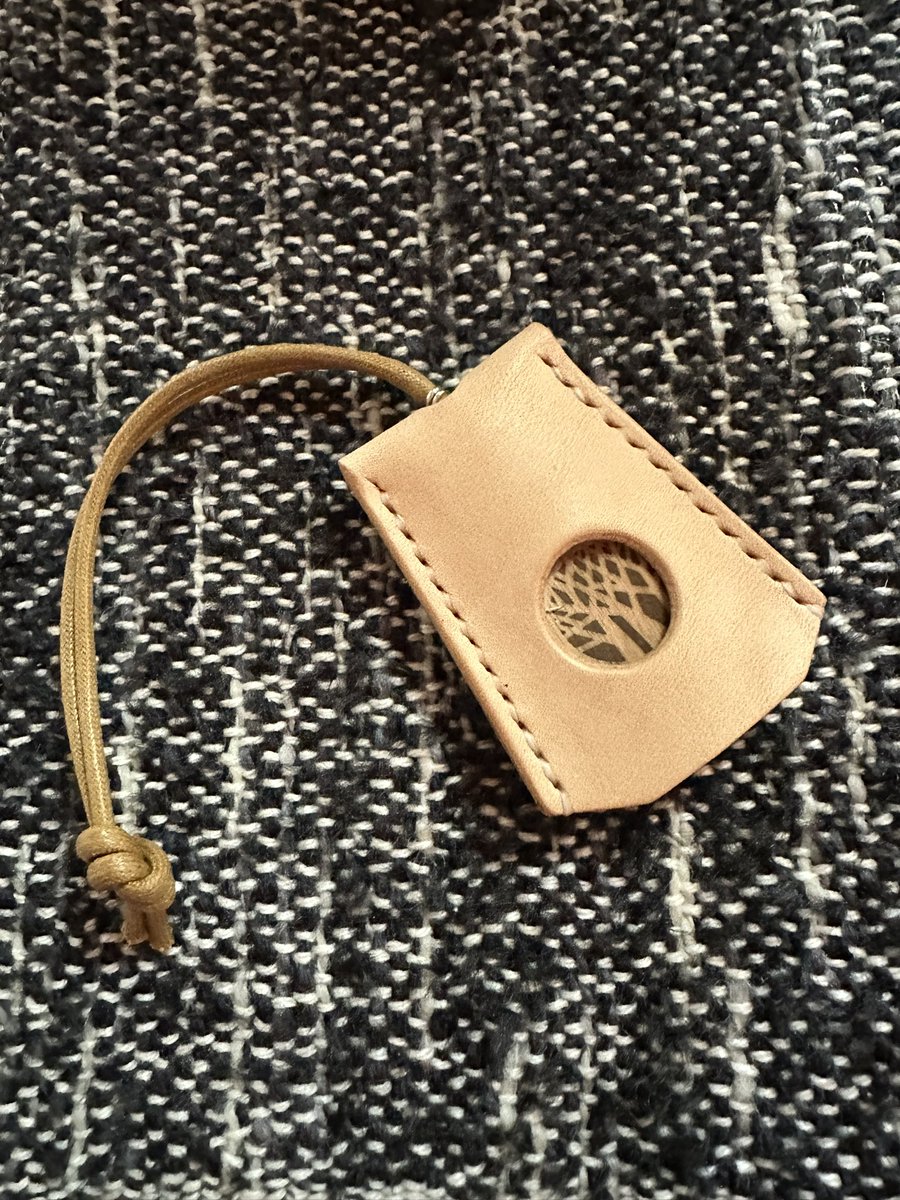 663dballey's tweet photo. 愛知県あま市の延命寺さんにて樹齢300ねんの楠木から作られた「守り楠（くす）」を御授け頂きました🙏

#あま市
#延命寺
#守り楠 https://t.co/IZJTKhbkNV