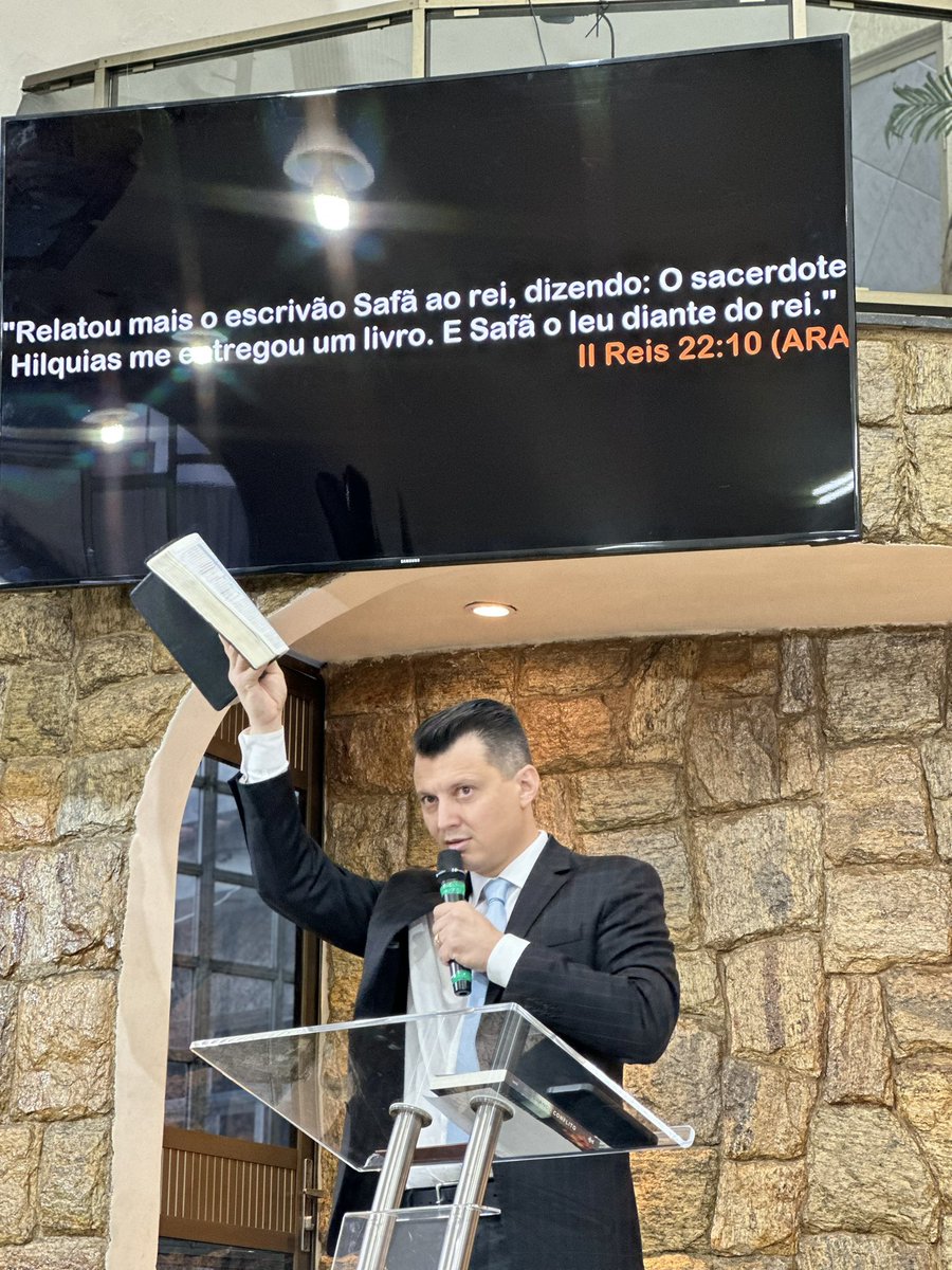 Thiarllesbp's tweet photo. “Proceda o povo de Deus de tal maneira que o mundo veja que os adventistas do sétimo dia são um povo inteligente, pensante, cuja fé se acha baseada em fundamento firme e não em confusão. O povo tem fome do pão da vida. Não lhe ofereçais uma pedra.”  ME2 24.2 https://t.co/qDI4rDwwMR