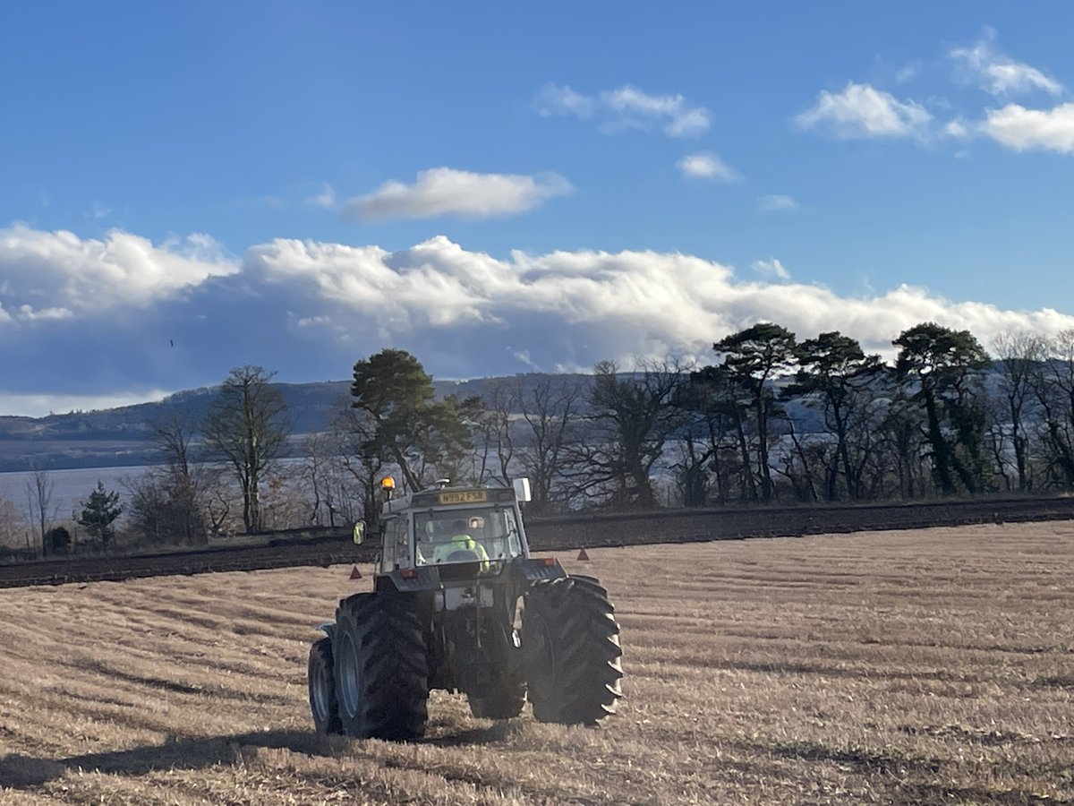 scot5gcentre's tweet photo. The Scotland 5G Centre have supported @JamesHuttonInst in the development of their Agri-Tech 5G Use Cases, as part of the Tay5G Challenge Fund @taycities. 
Find out more on this video
➡️https://t.co/V9CQWOkwLQ
#S5GC #Tay5G #5GUseCase #5GAgritech https://t.co/PzBHQElP6r