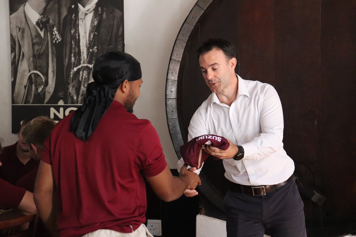 Jersey Handover 🤩 It’s semi-final time and Maties are ready for the clash against UFS as Stellenbosch Academy of Sport (SAS) CEO Neil de Kock gives them an inspiring message ahead of the match and helped hand over their jerseys! #matiessport #maroonmachine #RugbyThatRocks