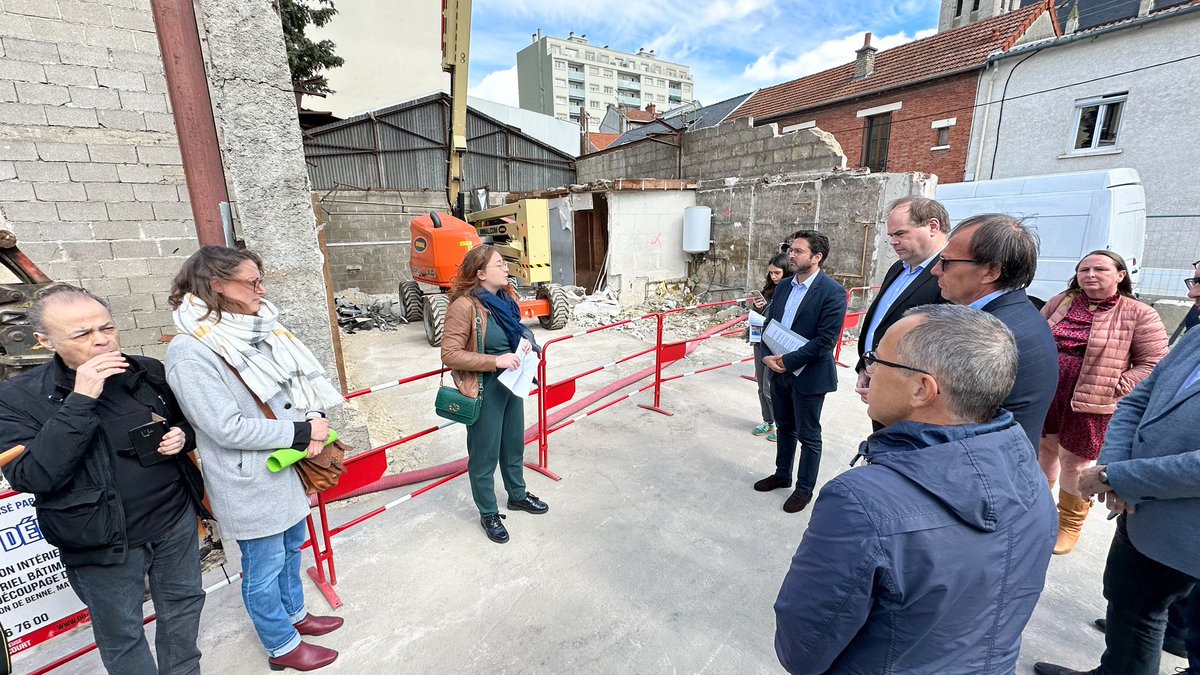 GrandReims's tweet photo. Présentation du projet : Croix Saint-Marc à Reims. Un programme de 10 logements réalisé dans le cadre du Nouveau Programme de #Renouvellement Urbain qui s’inscrit dans la stratégie d’Engagement Responsable de @Reimshabitat, en appliquant le réemploi de matériaux et d’équipements. https://t.co/iHYTtcV55h