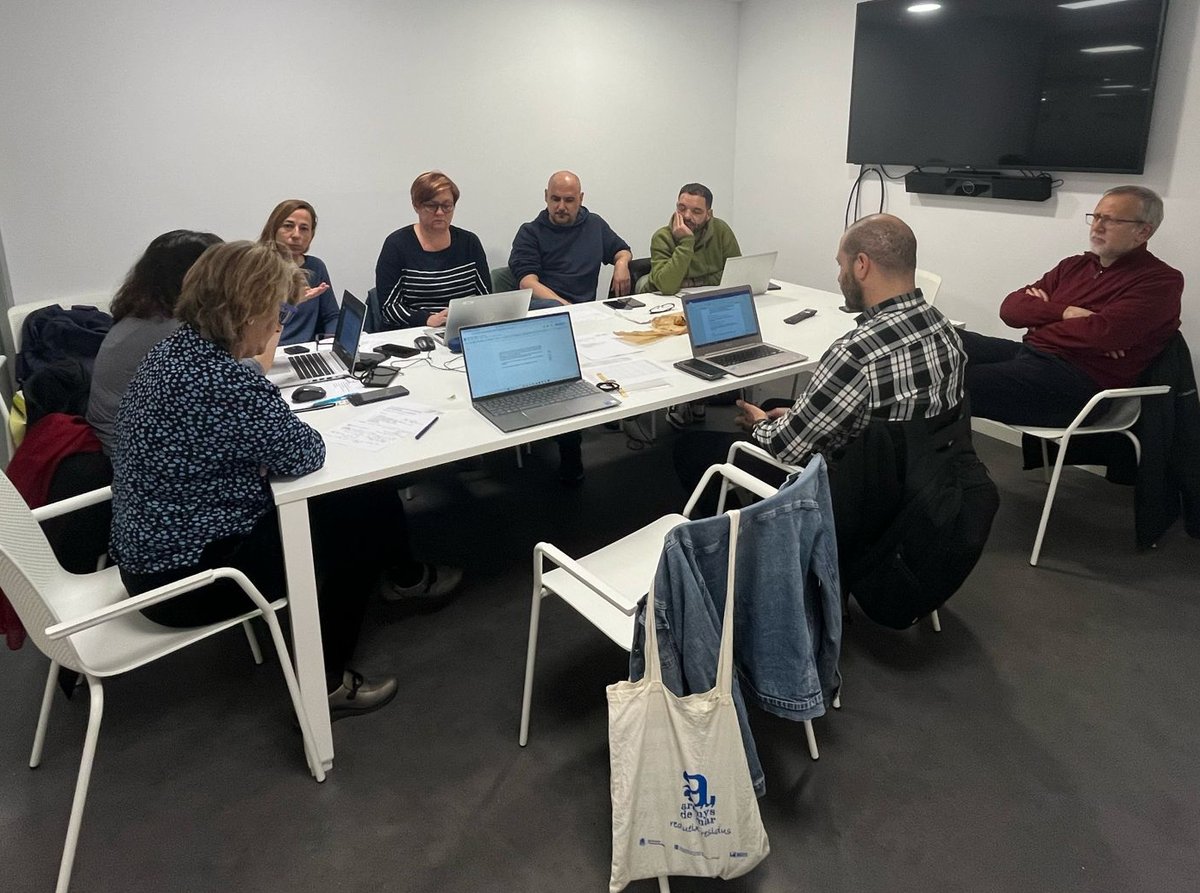 La comissió permanent de la <a href="/xapsllb/">XAPSLL</a> va reunir-se la setmana passada per continuar treballant en el seu protocol de modificació i validació del Pla de Sensellarisme, preveient comptar amb la darrera validació el proper juny. #sensellarisme