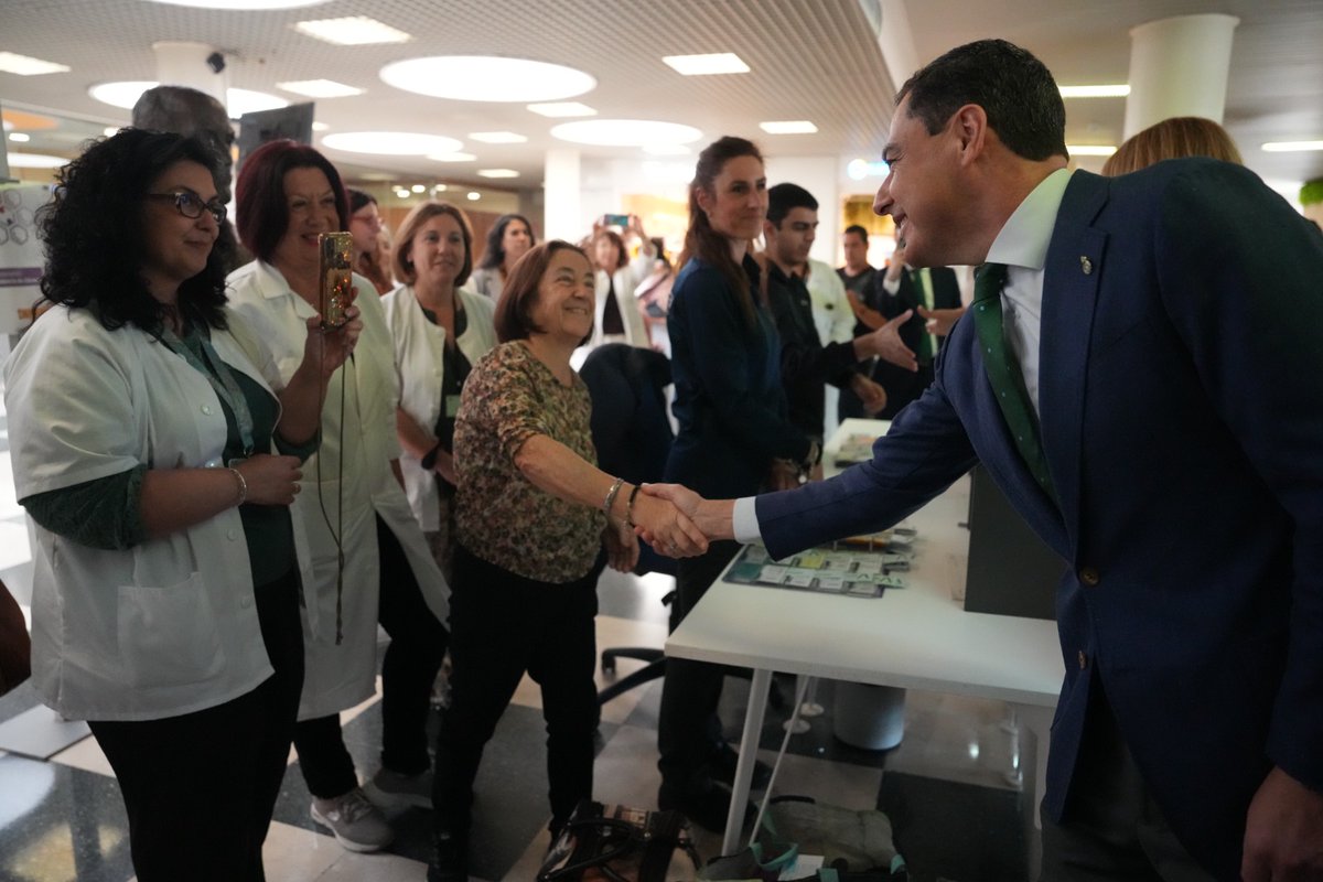 El nuevo PET-TAC del Hospital Juan Ramón Jiménez, cofinanciado con fondos europeos, ha atendido ya a 700 personas. Un gran avance que incorporamos por primera vez a la Sanidad Pública en Huelva. Desde 2019 hemos invertido 680 M€ en nuevas tecnologías por toda #Andalucía.