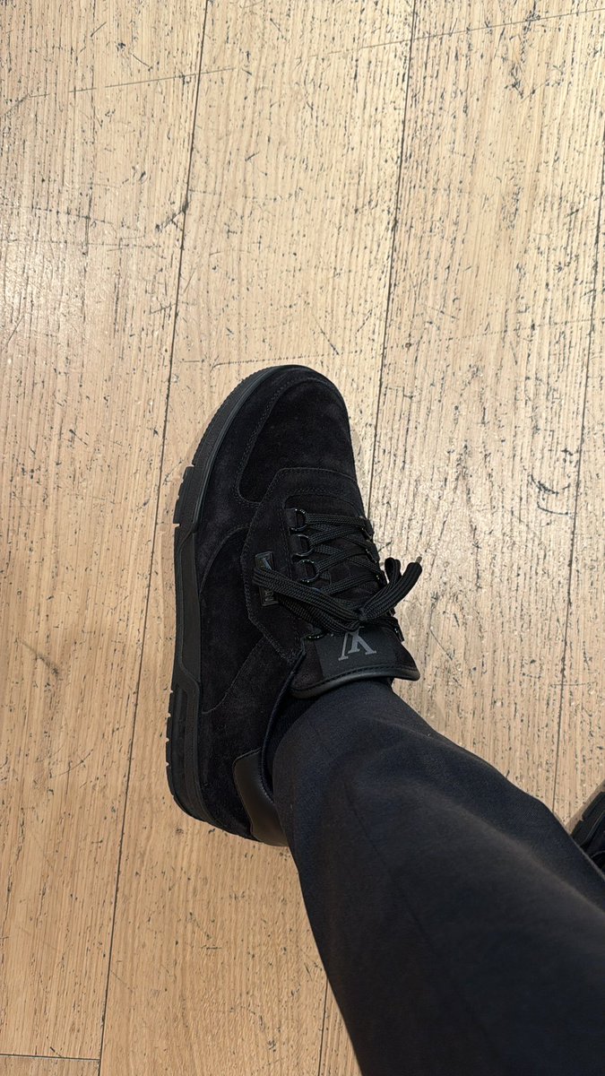 vduditli's tweet photo. @uppersnkrs @amosesclothing Paire de taff obligée https://t.co/P1mqG0ZiFW