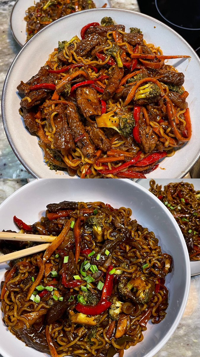 Hey Guys✨🍜Coming TOMORROW Is Our Spicy Loaded Chicken Lo Mein With Crunchy Vegetables And A Homemade Lo Mein Sauce. A Single Serving Is P75. Delivery Is P40 Around Gaborone. Call 77454342 For Orders & Enquiries. Please Like & Retweet. Thank You✨