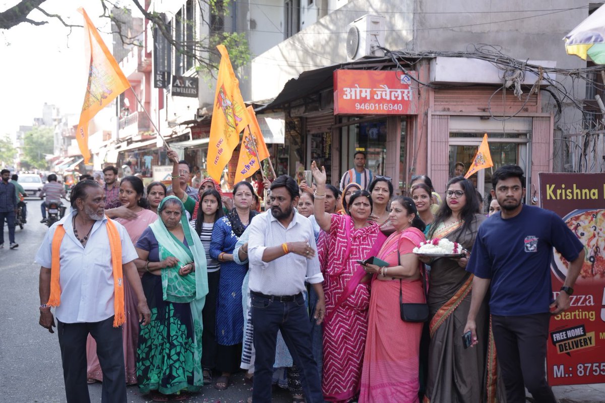 Being_HeMan_'s tweet photo. Amit Shah Jaipur mein a rahe hain ab dekhna hota ki public kis tarah Sundar swagat karegi 
#JaipurWelcomesAmitShah
Jaipur Ki Beti Manju Sharma https://t.co/PNmc4UIN2u
