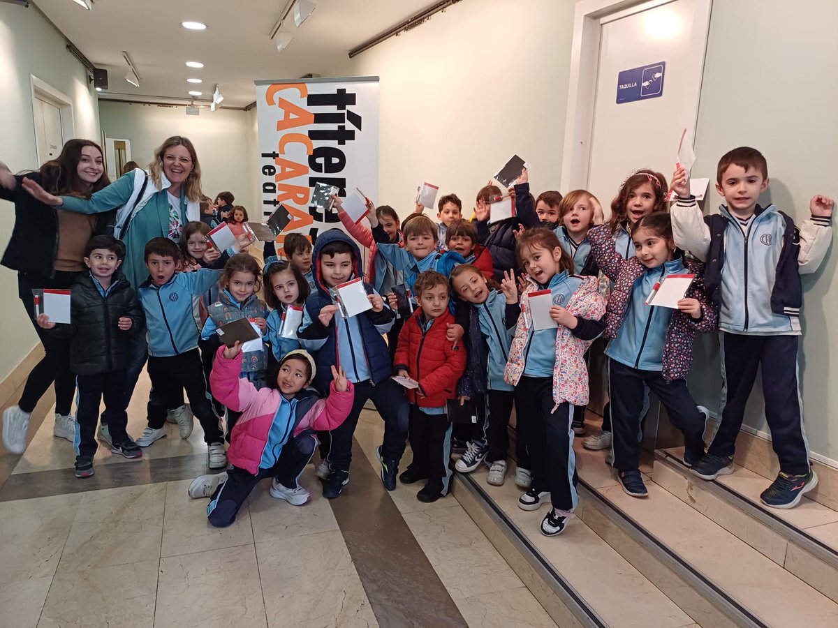 M_INMACULADA_AB's tweet photo. Los alumnos de EI (5 años) y 1º de EP, damos las gracias por invitarnos a la XXVIII Feria de Artes Escénicas y Musicales de CLM. El espectáculo de títeres: "El mono y la cometa" 🐒🪁 ¡Nos ha encantado!
#ColegiosHHCC
#educajccm
#teatrotitereslacacaramusa https://t.co/laX2P8VtFD