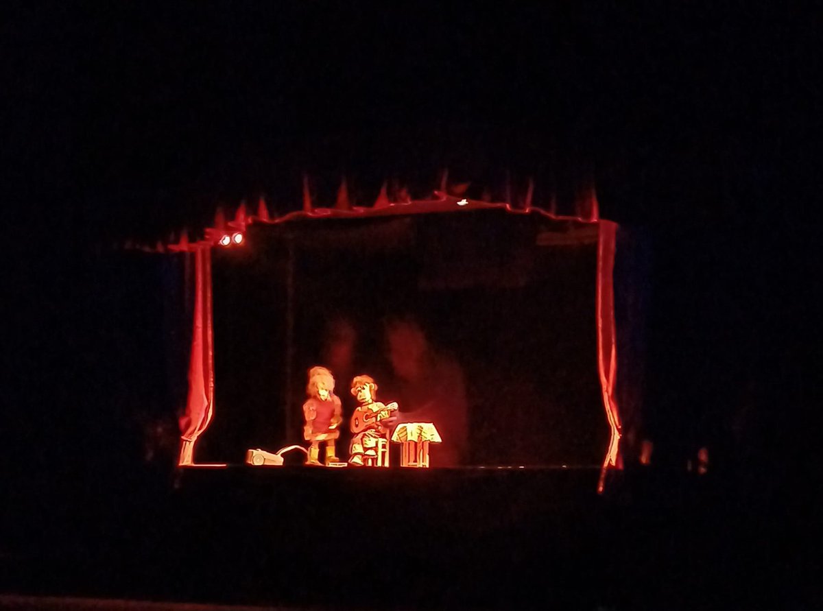 M_INMACULADA_AB's tweet photo. Los alumnos de EI (5 años) y 1º de EP, damos las gracias por invitarnos a la XXVIII Feria de Artes Escénicas y Musicales de CLM. El espectáculo de títeres: "El mono y la cometa" 🐒🪁 ¡Nos ha encantado!
#ColegiosHHCC
#educajccm
#teatrotitereslacacaramusa https://t.co/laX2P8VtFD