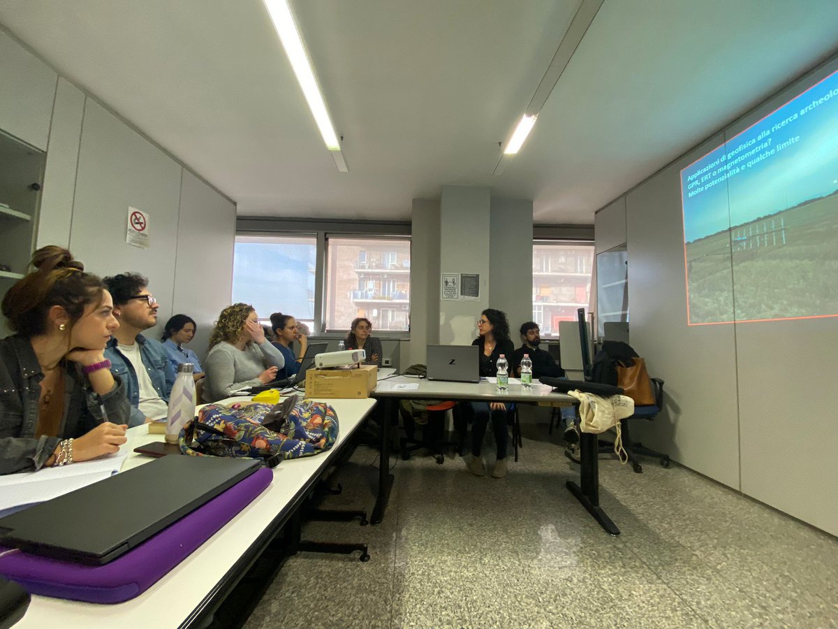 Last week was very busy for our archaeology team! @stephenjohnkay hosted a session w/ @FaleriiNovi team at the Roman Archaeology Conference, @dr_bone_lady was in Belgrade at the Zooarchaeology of the Roman Period Conference, Elena Pomar gave a lecture at Federico II University✨