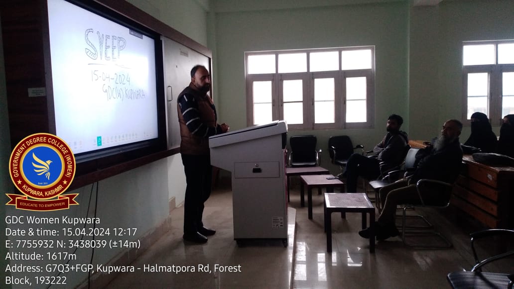 #LokSabhaElection2024 Awareness programme under Systematic Voters Education and Electoral Participation held at GDC Women Kupwara !! @OfficeOfLGJandK @ceo_UTJK @ECISVEEP @DivComKash @dckupwara @diprjk @SudanAyushi @PIB_India @DDNewslive